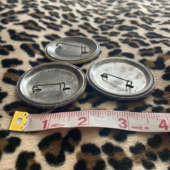 BEE GEES 🎤 Vintage Rock Band Button Pin Pinback Collectible Barry Gibb Disco - Picture 14 of 15